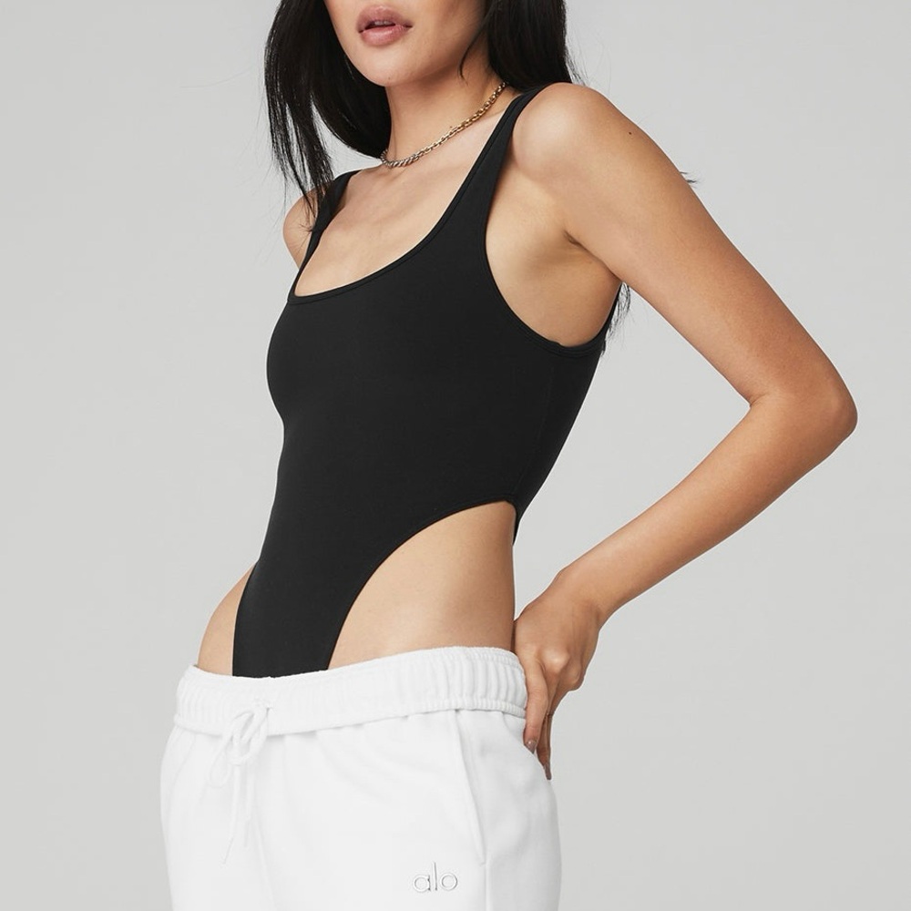 NWOT Alo hot shot bodysuit